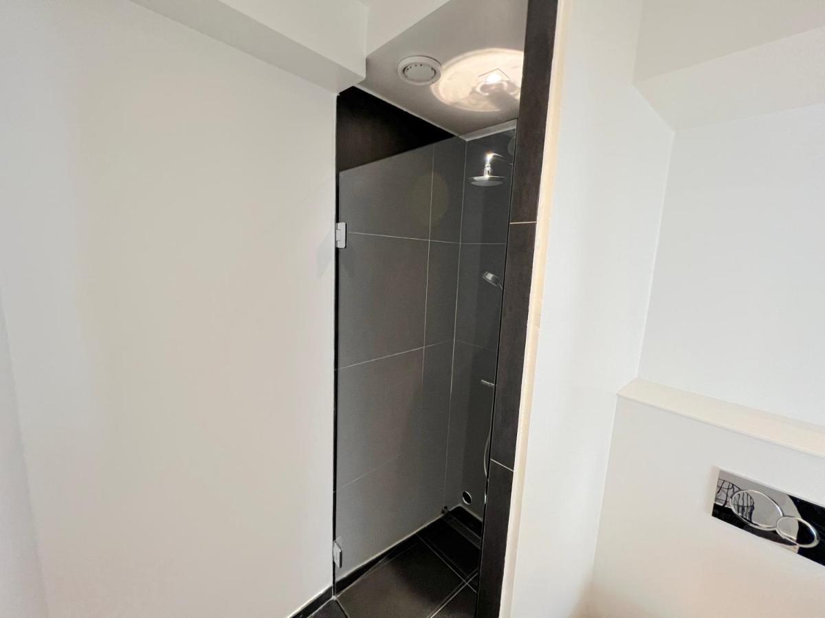 Apartment Amazing Near Tivoli Gardens & Hall Square