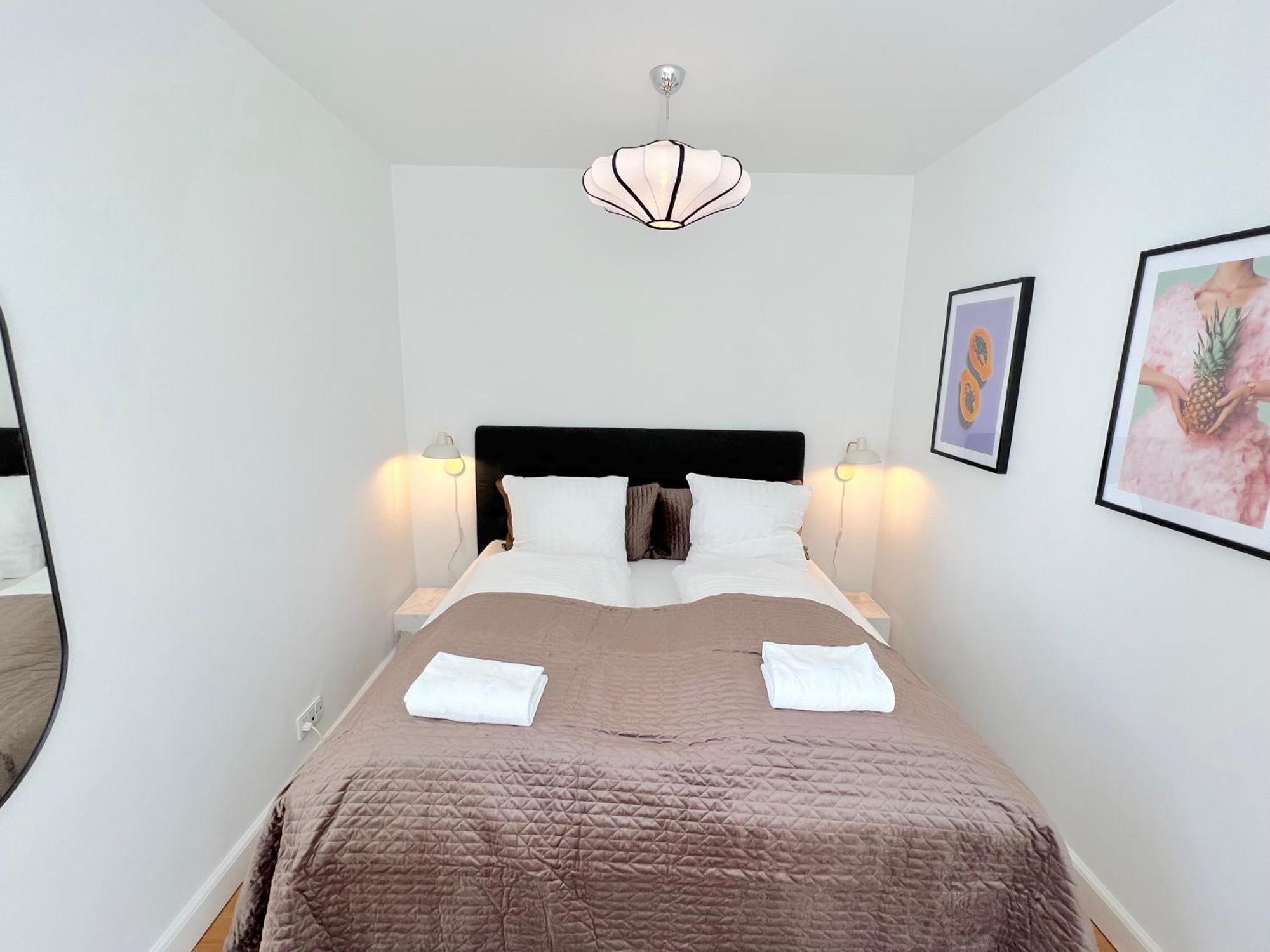 Amazing Near Tivoli Gardens & Hall Square Apartment